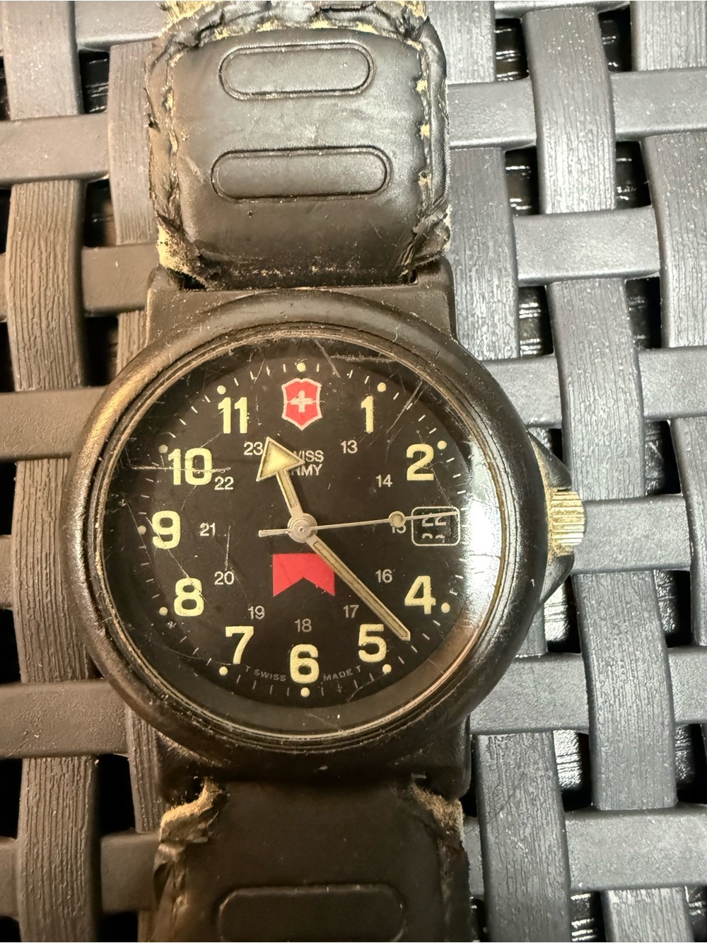 Vintage Swiss Army Marlboro Adventure Team Black Dial Quartz Watch Untested